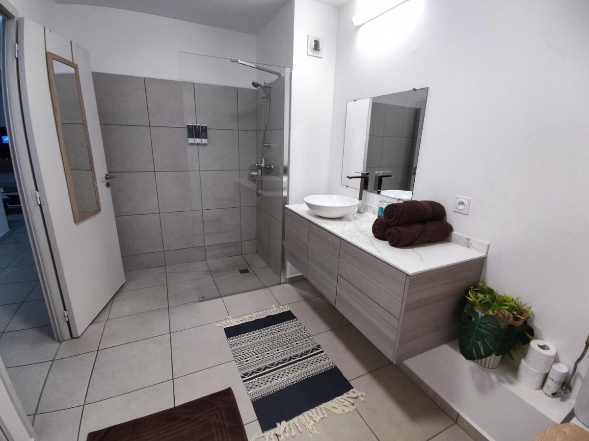 Elegant F3 A La Villa Stencer, Papeete, Calme Climatise Et Spacieux パペーテ エクステリア 写真